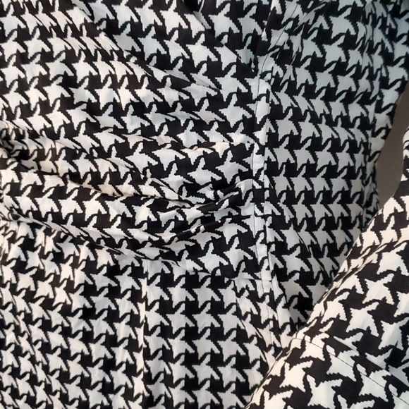 Talbots black white herringbone pop over blouse380 - Picture 3 of 8